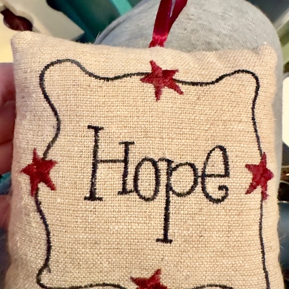 Primitives - Picture 3 of 8